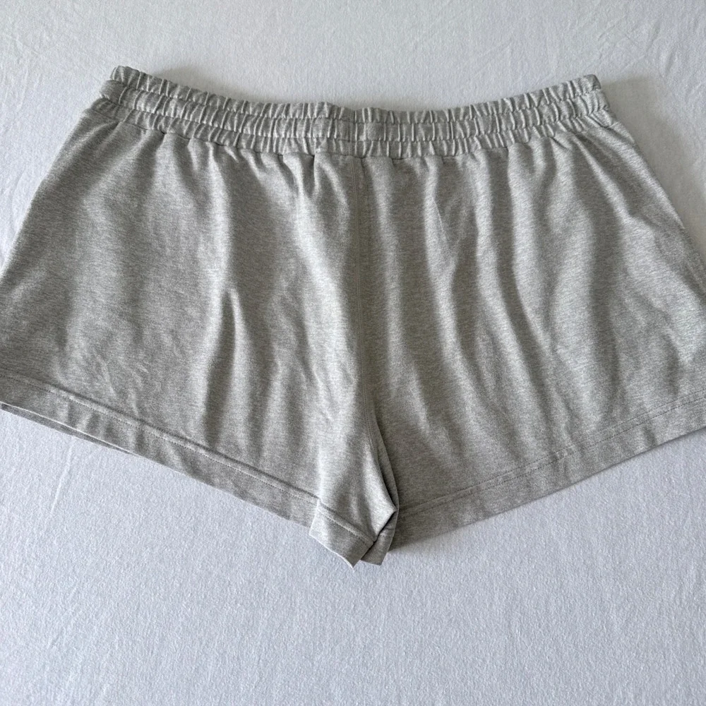 Vuori Halo Performance Shorts Women XL Gray Athleisure Yoga Lounge